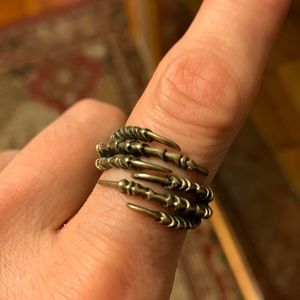 Claw Ring